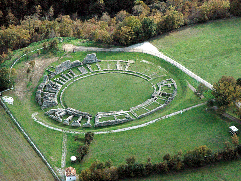 L'anfiteatro di Grumentum visto dall'alto